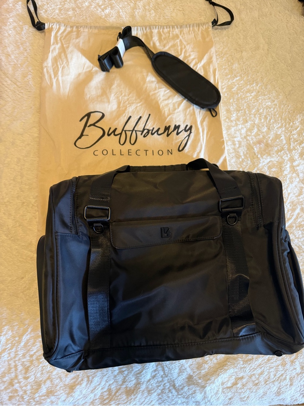 BuffBunny ultimate pocket duffle black